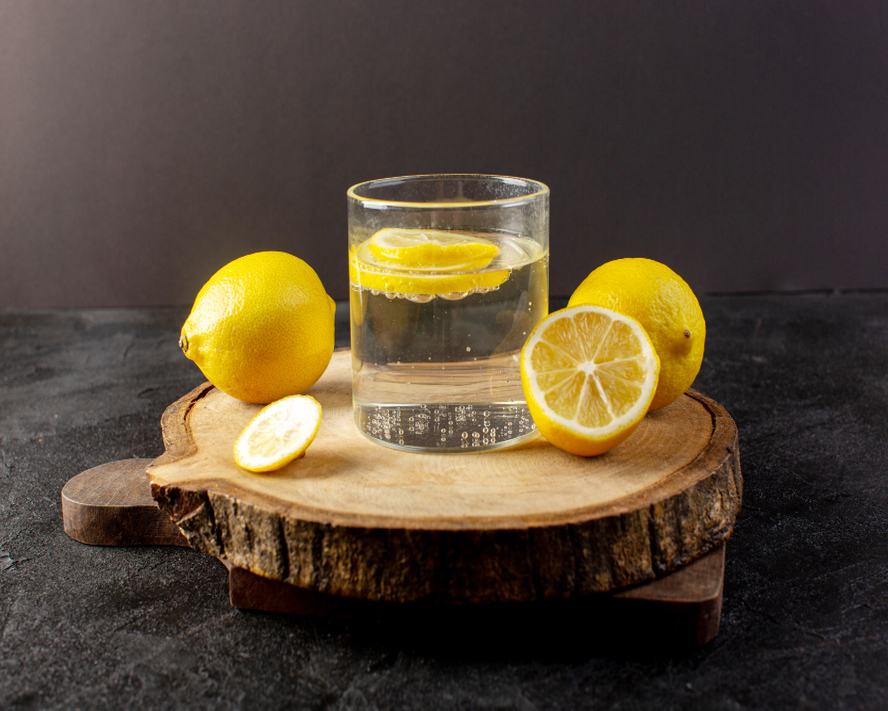 Limonlu Su İçmenin Faydaları: Sağlığınız İçin Neler Sunar?
