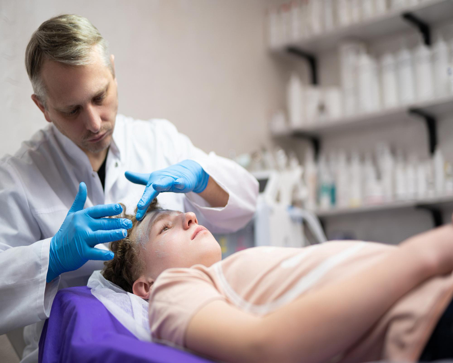 Dermatoloji Neye Bakar? Cilt Hastalıkları ve Tedavileri