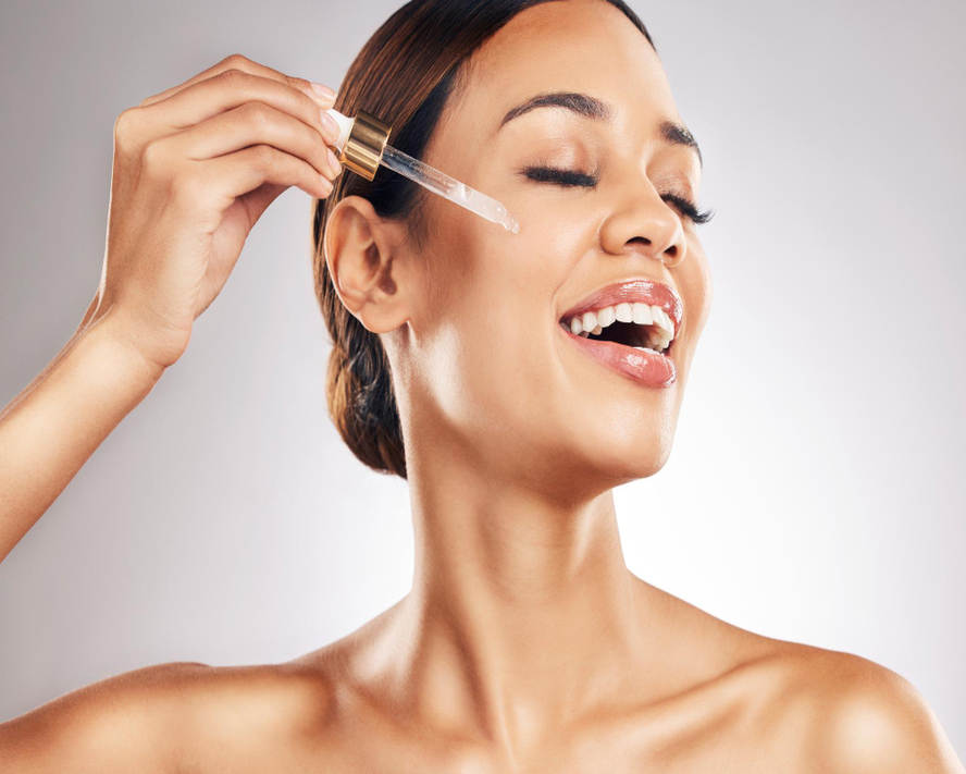 Retinol Nedir? Cilt Bakımında Retinolün Faydaları ve Doğru Kullanımı