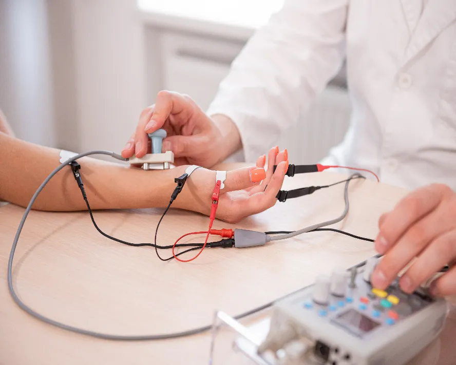 EMG (Elektromiyografi) Nedir? Kas ve Sinir Fonksiyonları Nasıl Değerlendirilir?